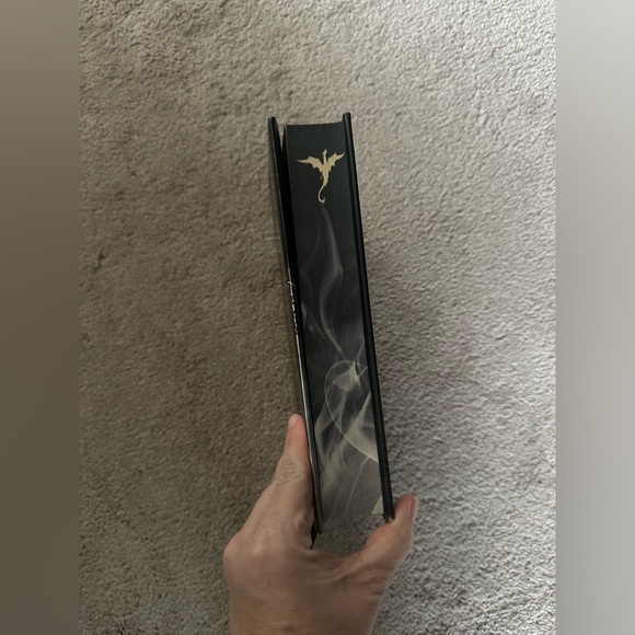 Onyx Storm Target Exclusive book - Picture 3 of 3